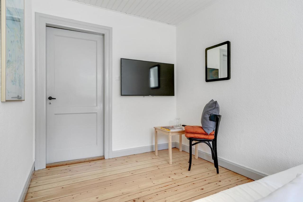 Hotel Apartment With A Lake View - 2 Room Apartment Krusa Exterior photo